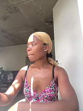 prettydollyy online show from March 20, 2026, 8:41 am