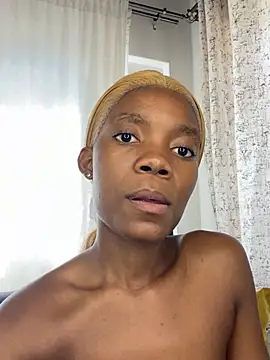 prettydollyy online show from March 25, 2026, 7:58 am