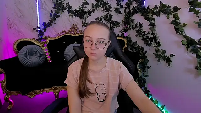 ArrinaWairr online show from September 26, 2025, 7:12 am