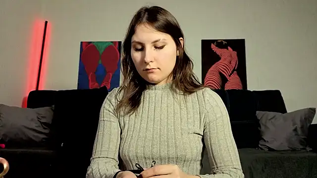 TrixiBell online show from February 4, 2026, 5:35 am