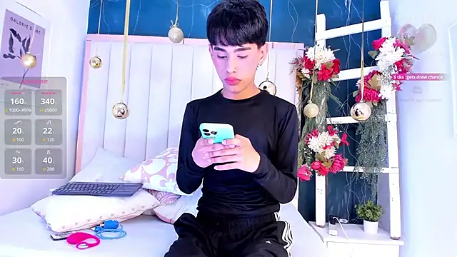 Jim twink online show from December 3, 2025, 7:23 pm