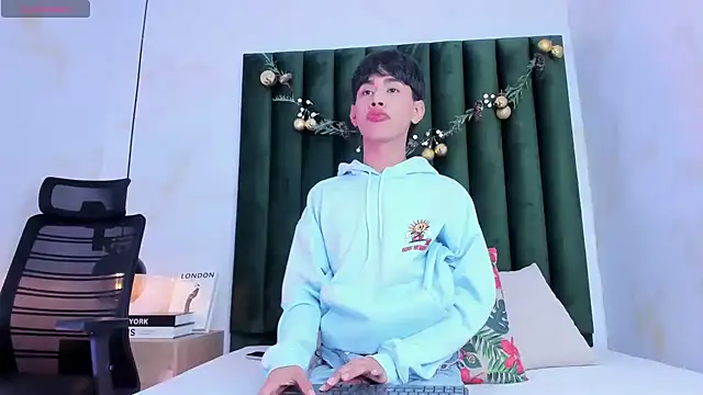 Jim twink online show from December 19, 2025, 12:45 pm