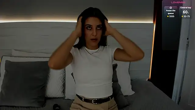 Snapshot of Emmy_Meadows chatting on October 4, 2025, 7:23 pm Emmy Meadows online show from October 4, 2025, 7:23 pm