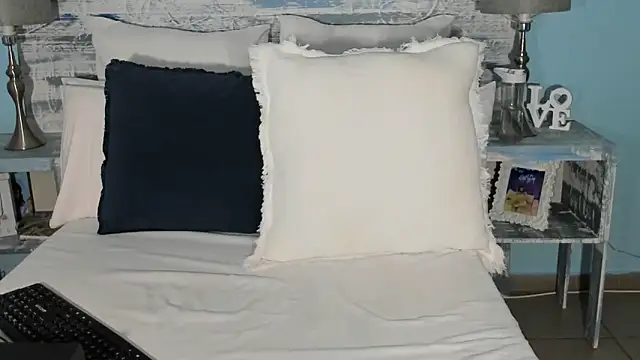 Jess555 online show from February 8, 2026, 2:53 pm