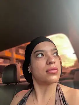 JuanitaMore01 online show from November 6, 2025, 10:10 pm