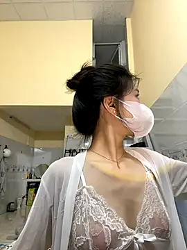 Snapshot of Miinami chatting on September 18, 2025, 1:02 pm Miinami online show from September 18, 2025, 1:02 pm