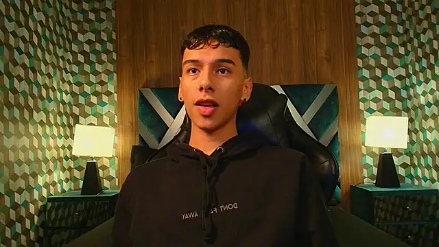 Snapshot of Aiden_Royce chatting on October 22, 2025, 5:30 am Aiden Royce online show from October 22, 2025, 5:30 am