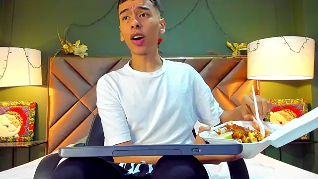 Aiden Royce online show from December 23, 2025, 5:05 am