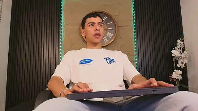 Aiden Royce online show from April 4, 2026, 11:46 pm