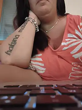 LaReginaNera online show from June 16, 2026, 6:43 pm