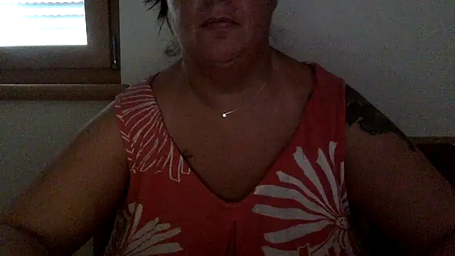 LaReginaNera online show from June 27, 2026, 8:19 am