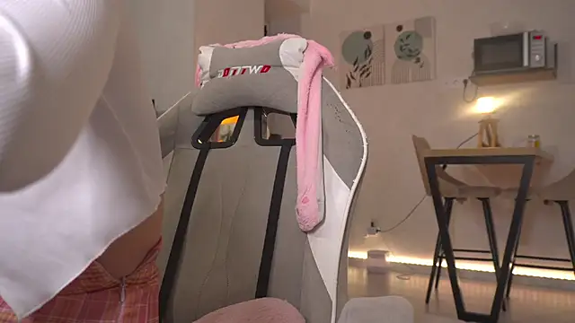 kategoodgirl online show from November 19, 2025, 10:26 am