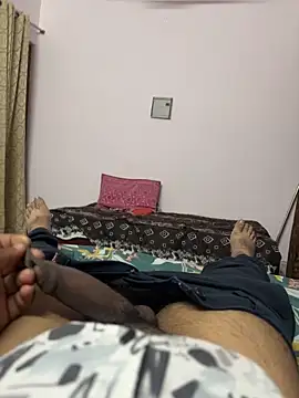 Snapshot of tonedcut_6 chatting on October 22, 2025, 2:06 pm tonedcut 6 online show from October 22, 2025, 2:06 pm