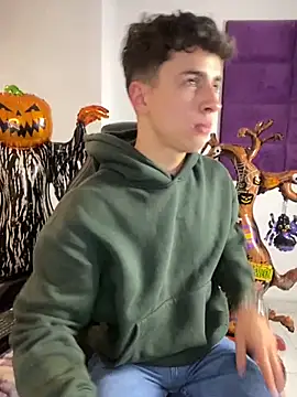 AdrianRinaldi online show from November 1, 2025, 8:11 pm