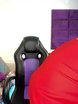 AdrianRinaldi online show from November 5, 2025, 8:09 pm