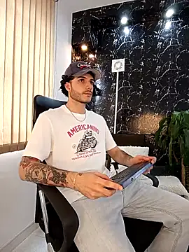 Rafael Mendezz online show from March 26, 2026, 8:36 pm