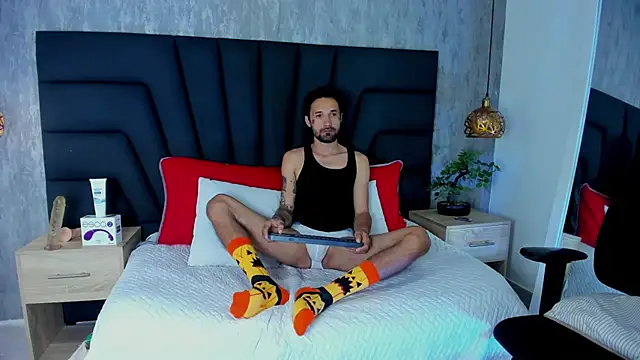 Hisoka 011 online show from October 31, 2025, 1:06 am