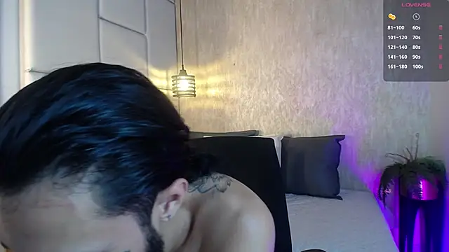 Hisoka 011 online show from February 26, 2026, 8:08 pm