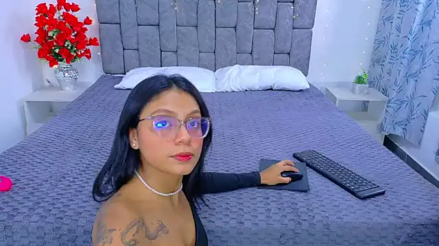 Soffia Konig  online show from February 11, 2026, 12:32 pm