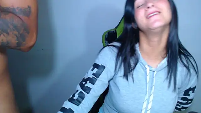 Snapshot of sensualduo chatting on November 14, 2025, 3:49 am sensualduo online show from November 14, 2025, 3:49 am