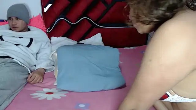 hot lady19 online show from September 22, 2025, 3:47 pm