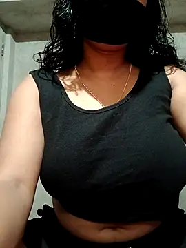 Snapshot of DiyaRoy49 chatting on October 3, 2025, 9:28 am DiyaRoy49 online show from October 3, 2025, 9:28 am