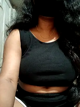 Snapshot of DiyaRoy49 chatting on November 18, 2025, 5:39 pm DiyaRoy49 online show from November 18, 2025, 5:39 pm