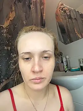 Snapshot of KiraBerht chatting on November 22, 2025, 9:14 pm KiraBerht online show from November 22, 2025, 9:14 pm