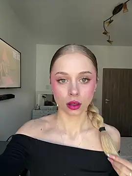 BabyAnais online show from October 31, 2025, 9:10 am