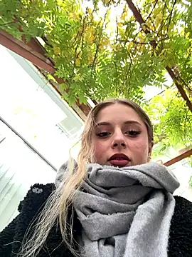 BabyAnais online show from November 13, 2025, 1:10 pm