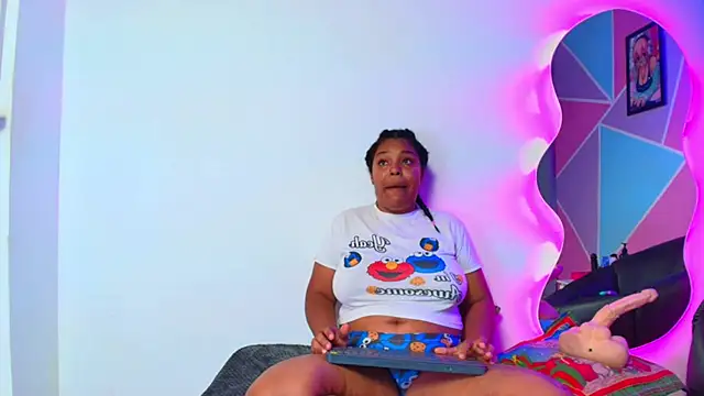 Snapshot of naomi_campbel_ chatting on September 11, 2025, 8:42 pm naomi campbel  online show from September 11, 2025, 8:42 pm