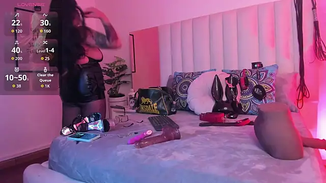 Violett Novoa online show from September 30, 2025, 12:54 pm