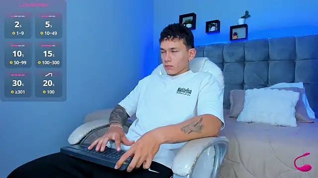 Thomas moon online show from December 15, 2025, 12:31 pm