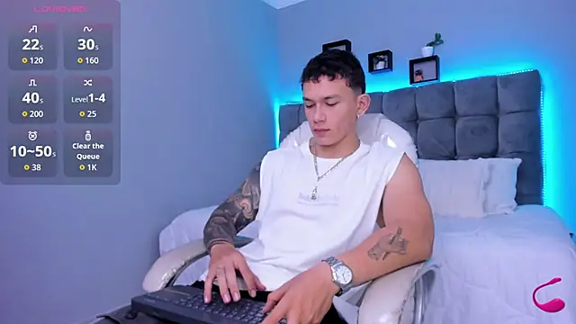 Snapshot of Thomas_moon chatting on January 17, 2026, 1:05 pm Thomas moon online show from January 17, 2026, 1:05 pm