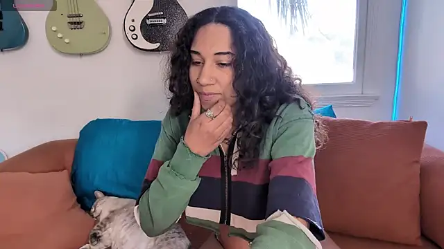 Snapshot of onlystrings chatting on February 7, 2026, 10:35 pm onlystrings online show from February 7, 2026, 10:35 pm