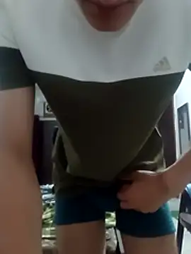 Yourrambo online show from April 10, 2026, 6:23 pm