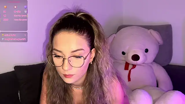 ScarlettSmithX online show from November 17, 2025, 8:14 pm