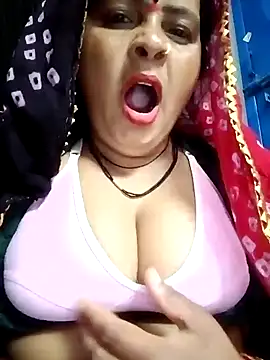 Hot komal1 online show from April 1, 2026, 7:55 pm