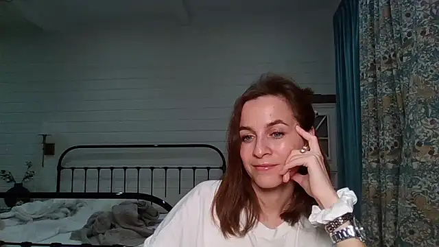 Snapshot of Niravyn_ chatting on November 2, 2025, 5:37 pm Niravyn online show from November 2, 2025, 5:37 pm