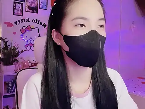 keelinnn19 online show from October 3, 2025, 5:54 pm