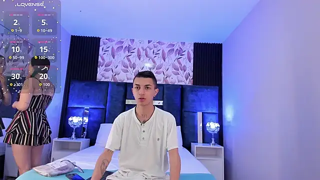 Snapshot of NickandAbby_ chatting on September 17, 2025, 11:34 am NickandAbby online show from September 17, 2025, 11:34 am