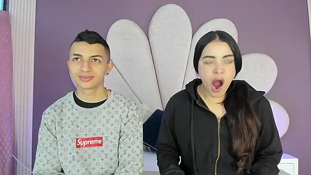 Snapshot of NickandAbby_ chatting on September 25, 2025, 11:58 am NickandAbby online show from September 25, 2025, 11:58 am