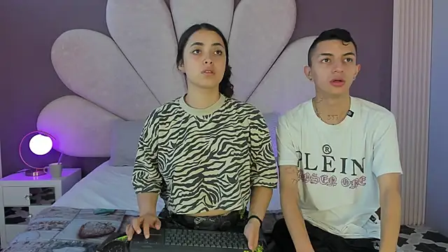 Snapshot of NickandAbby_ chatting on October 2, 2025, 12:12 pm NickandAbby online show from October 2, 2025, 12:12 pm