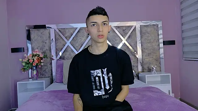 Snapshot of NickandAbby_ chatting on October 27, 2025, 12:09 pm NickandAbby online show from October 27, 2025, 12:09 pm