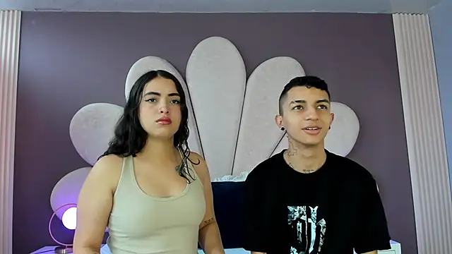 Snapshot of NickandAbby_ chatting on November 9, 2025, 3:32 pm NickandAbby online show from November 9, 2025, 3:32 pm