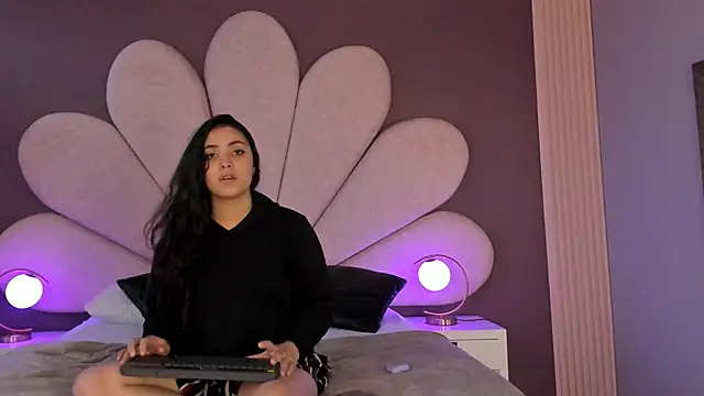 Snapshot of NickandAbby_ chatting on November 26, 2025, 11:33 am NickandAbby online show from November 26, 2025, 11:33 am