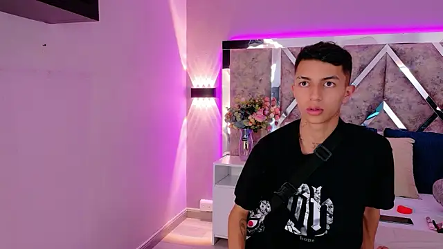 Snapshot of NickandAbby_ chatting on January 7, 2026, 8:22 pm NickandAbby online show from January 7, 2026, 8:22 pm