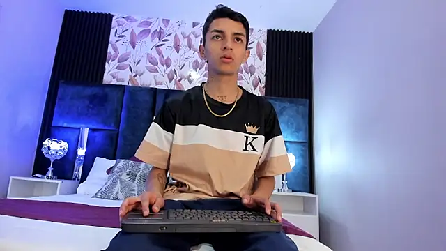 NickandAbby  online show from March 25, 2026, 7:09 pm