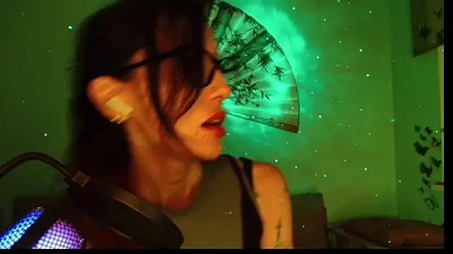 KiotoShine online show from November 30, 2025, 5:17 pm