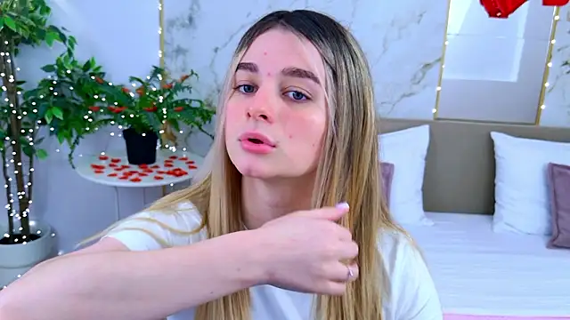 SweetyLicky online show from February 8, 2026, 3:59 pm